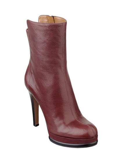 Botines lisos en color burgundy con plataforma y tacón alto de Nine West